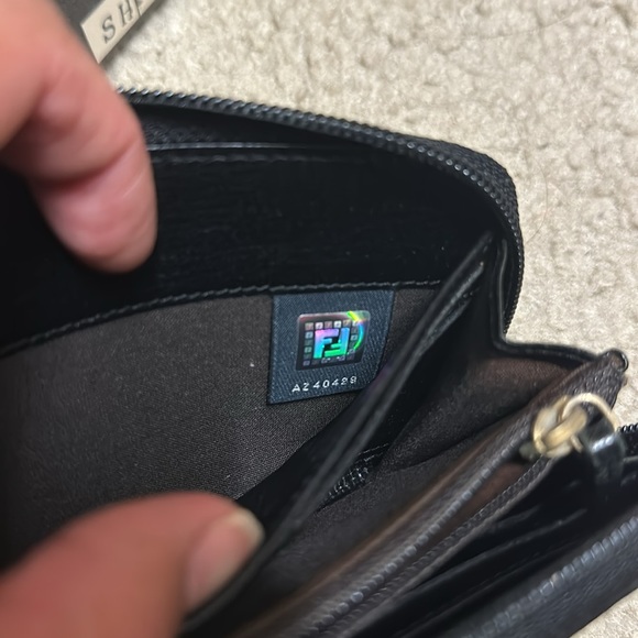 Fendi wallet - Picture 10 of 10